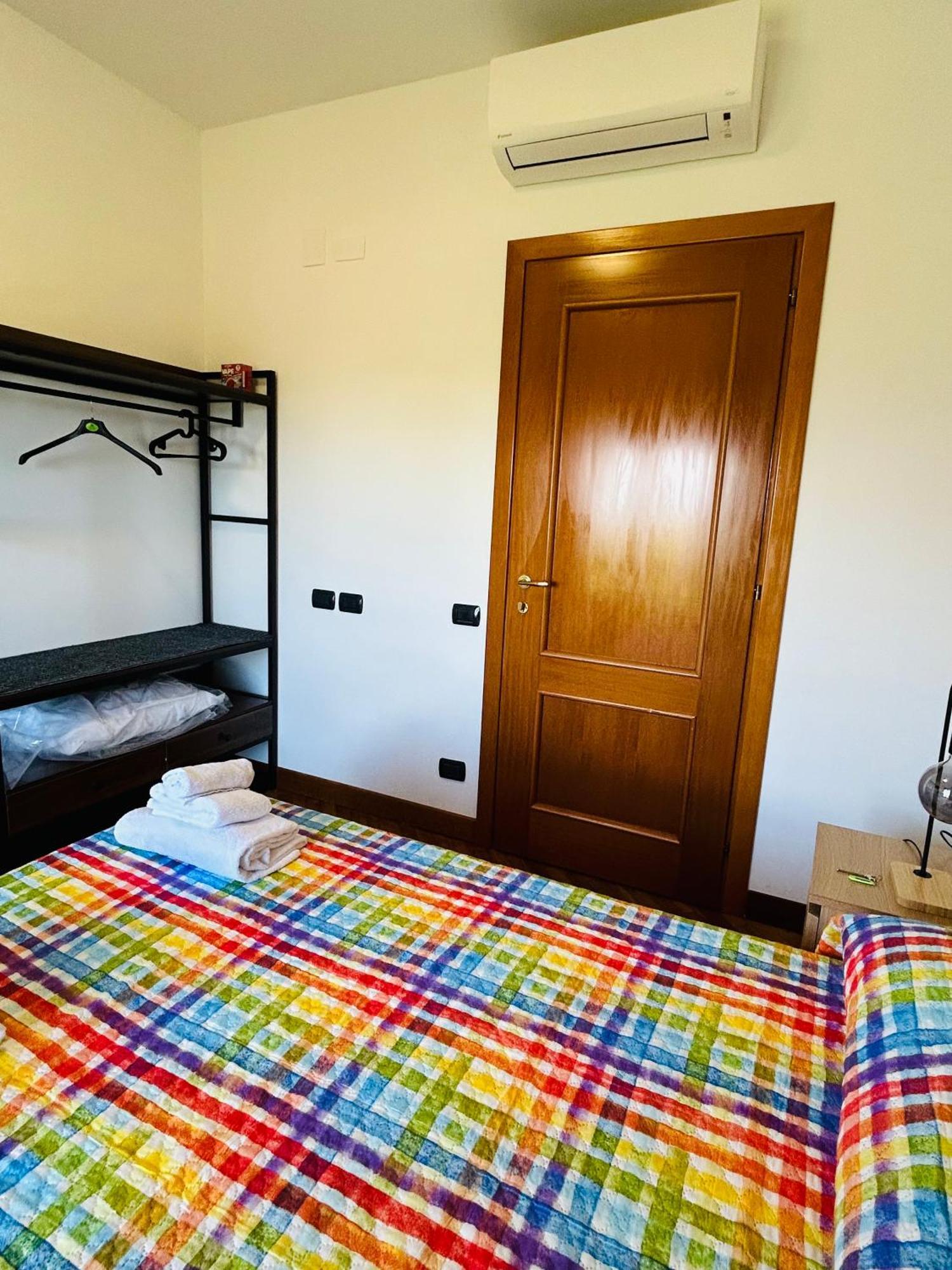 The House Room Aeroporto Фиумичино Екстериор снимка
