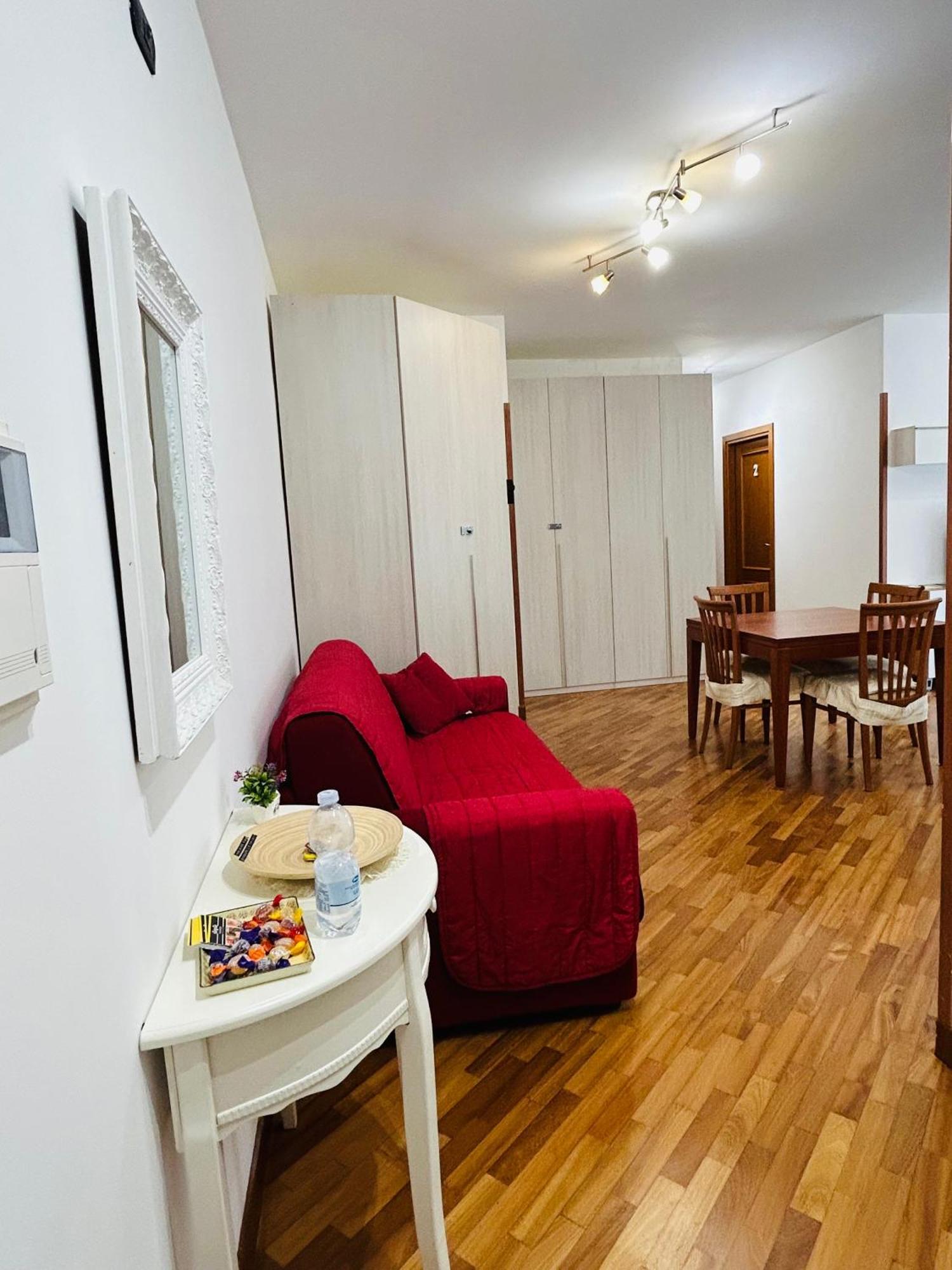 The House Room Aeroporto Фиумичино Екстериор снимка