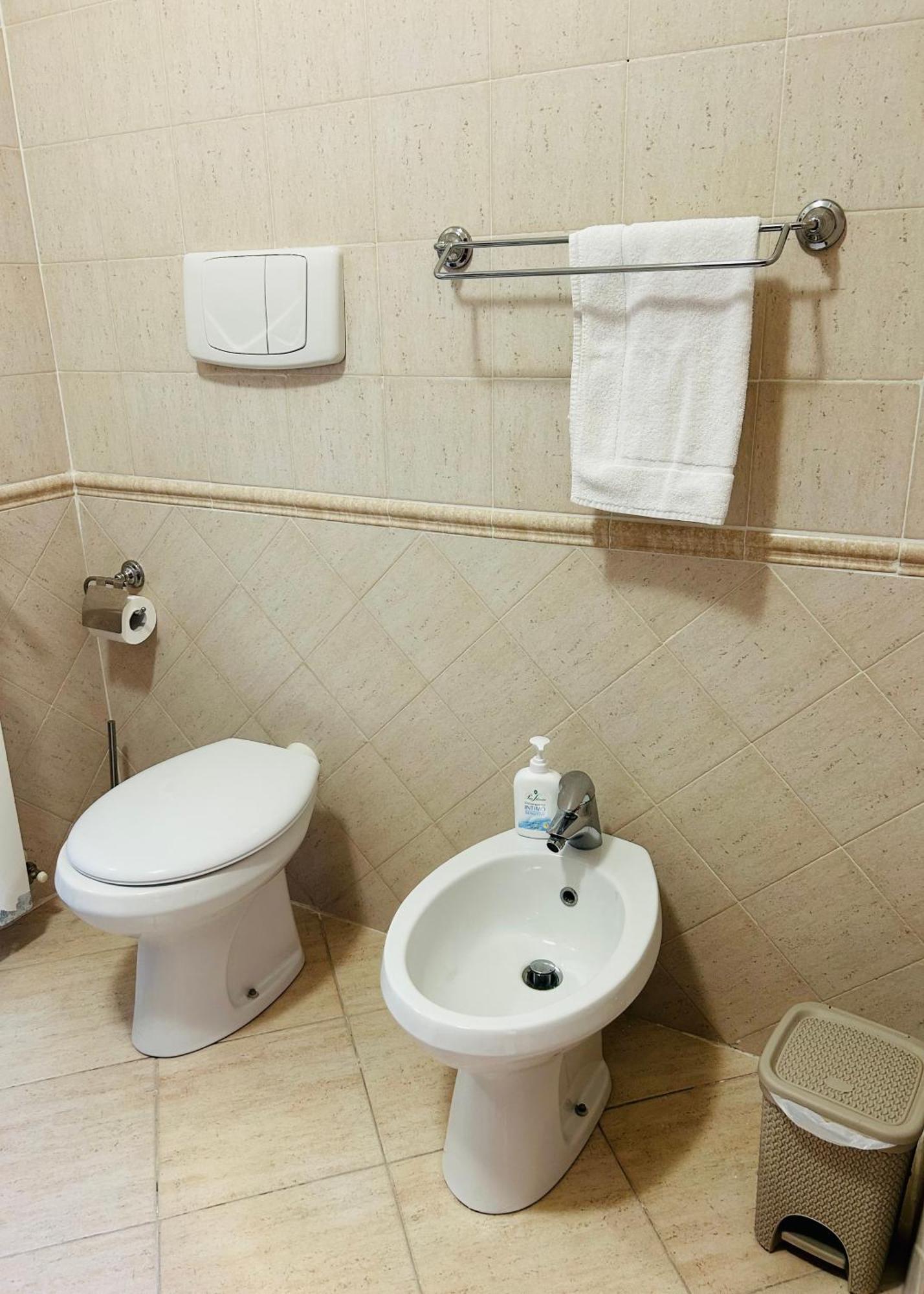 The House Room Aeroporto Фиумичино Екстериор снимка