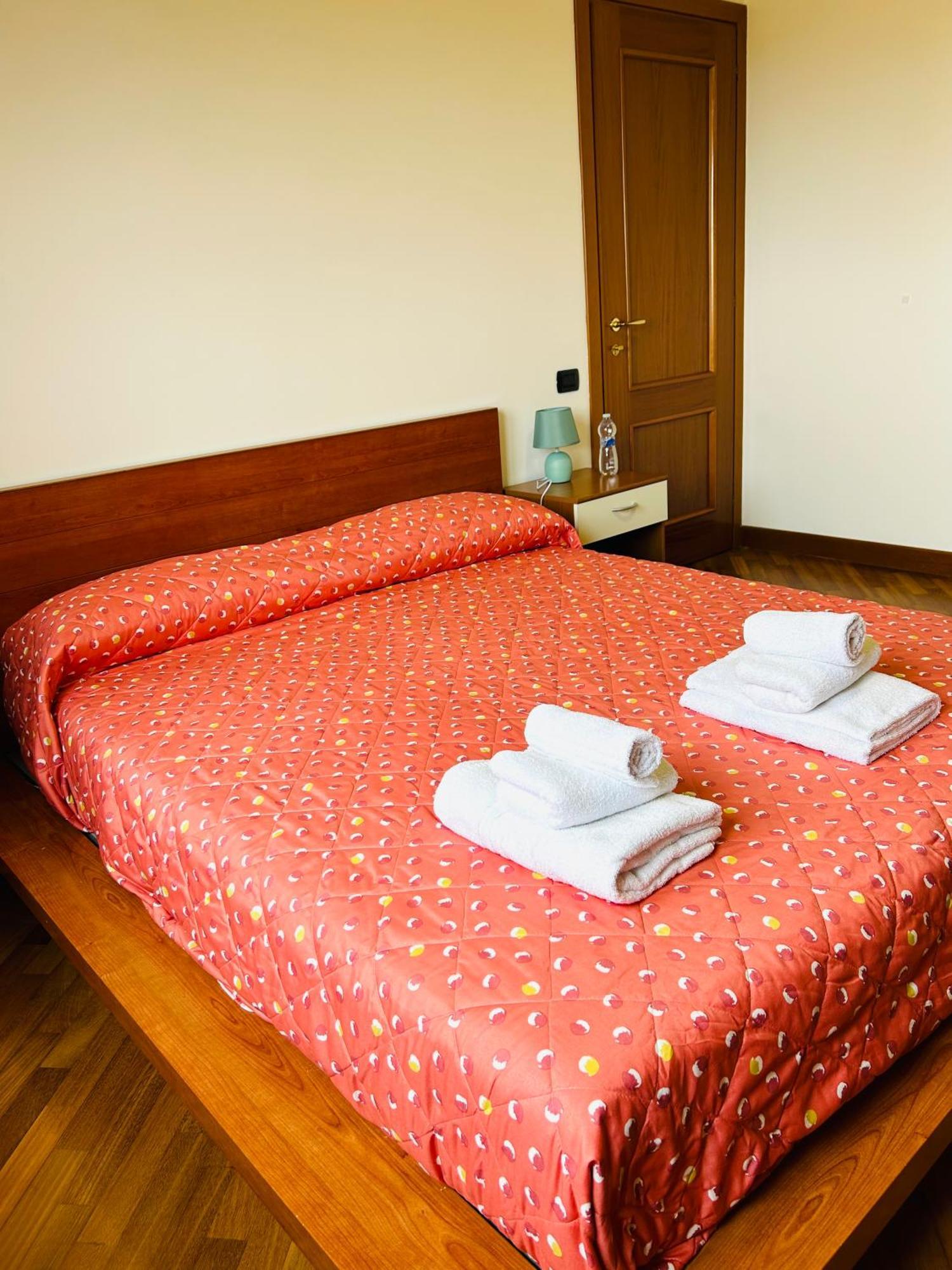 The House Room Aeroporto Фиумичино Екстериор снимка